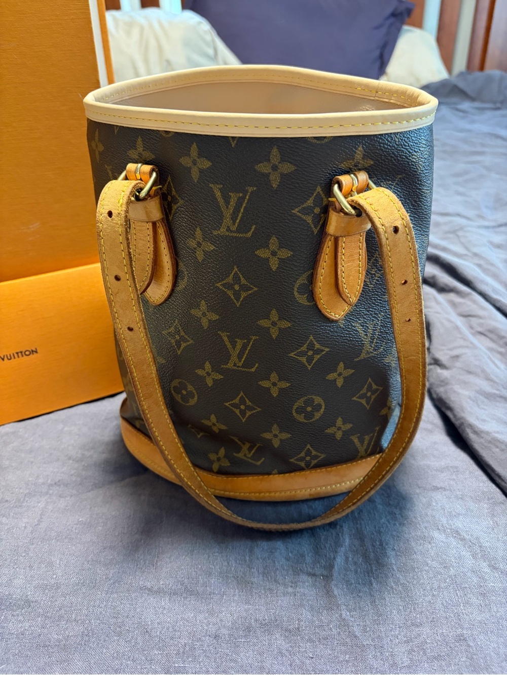 Louis Vuitton Monogram Petit Bucket Bag with Tan Leather Trim - Vintage - Picture 7 of 12